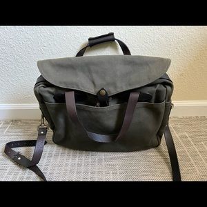 EUC Like New Filson 257 Otter Green briefcase
